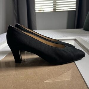 Giorgio Armani Vintage Black Heels size 37 or Size 7